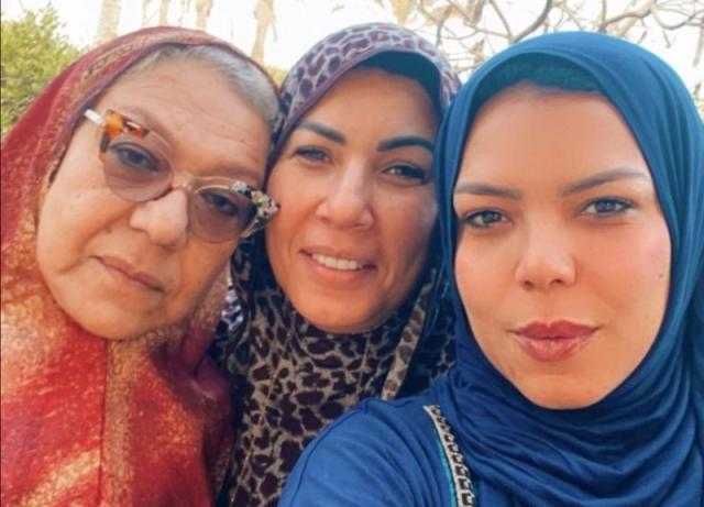 شاهد.. ناهد السباعي ترتدي الحجاب في أحدث ظهور لها