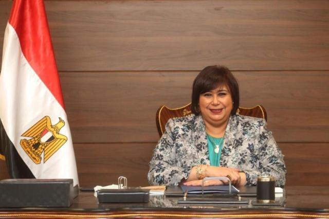 وزيرة الثقافة 