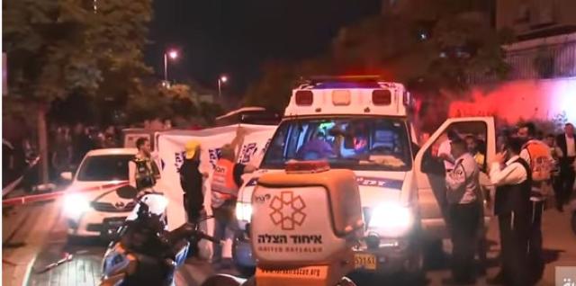 شاهد.. اللقطات الأولى من موقع تنفيذ عملية الطعن بمستوطنة وسط إسرائيل