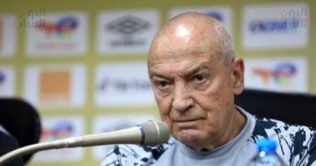 فيريرا يعقد جلسة مع اللاعبين على هامش مران الفريق