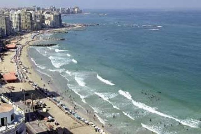 هل هناك خطورة من ظاهرة تآكل الشواطئ؟.. الري توضح