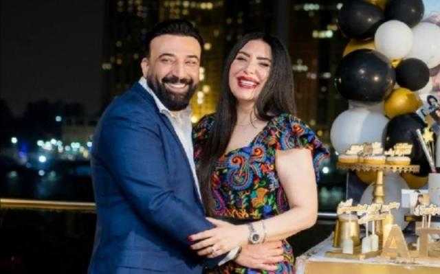 عبير صبري تحتفل بعيد زواجها وسط أجواء رومانسية «صور»