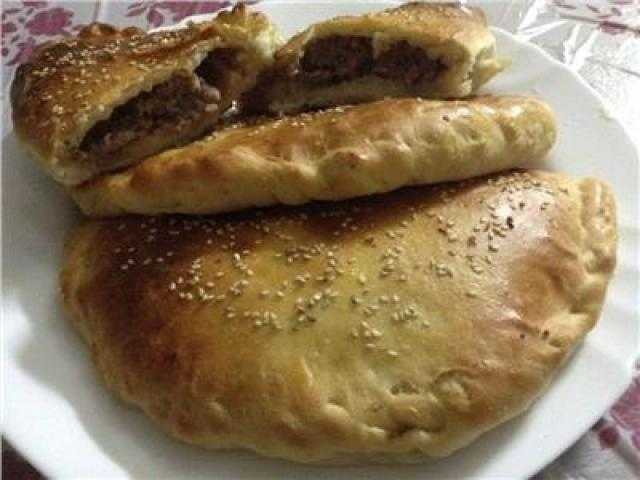 أخصائي التغذية العلاجية: غش رغيف الحواوشي بمادة أحمر أكسيد تسبب فشل كلوي ووفاة