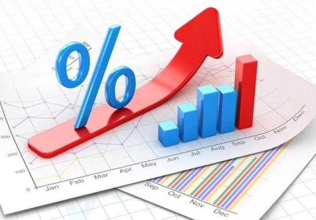«خبير مصرفي»: احتمالية رفع أسعار الفائدة على الإيداع والإقراض في مصر