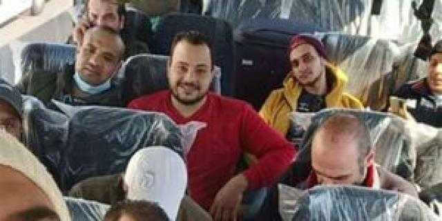 بعد تأمين الإفراج عنهم باليمن .. وصول البحارة المصريين إلى أرض الوطن
