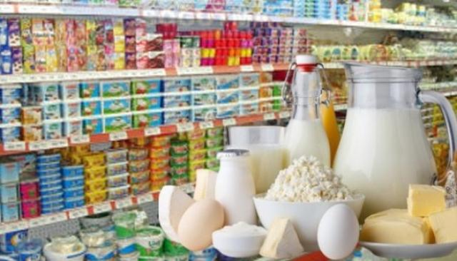ارتفاع الجبنة المثلثات وزيادة أسعار الألبان