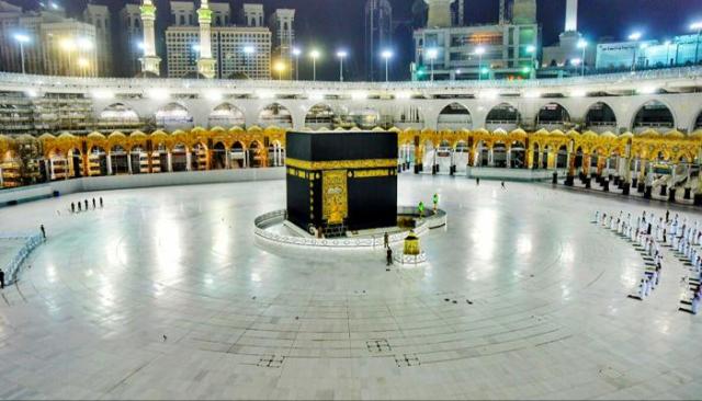 متى بني البيت الحرام 