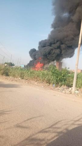 حريق هائل يلتهم مخزن خردة بقليوب «صور»