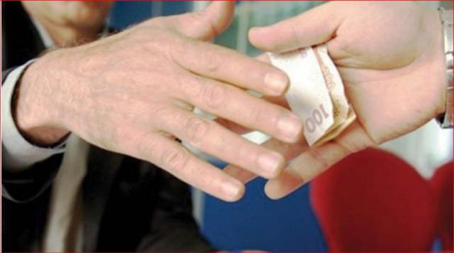 هل يُعتبر البقشيش رشوة؟ وما حكمه شرعًا؟ دار الإفتاء تُجيب