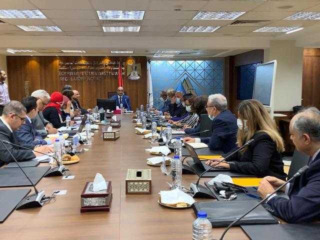 نائب وزير الإسكان يتابع الموقف التنفيذي لمشروعات برنامج خدمات الصرف الصحي المُستدامة