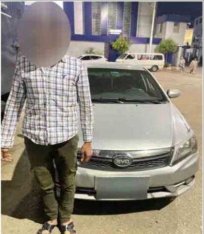 ضبط عاطل استولى على سيارة من مالكها بالإكراه في القاهرة