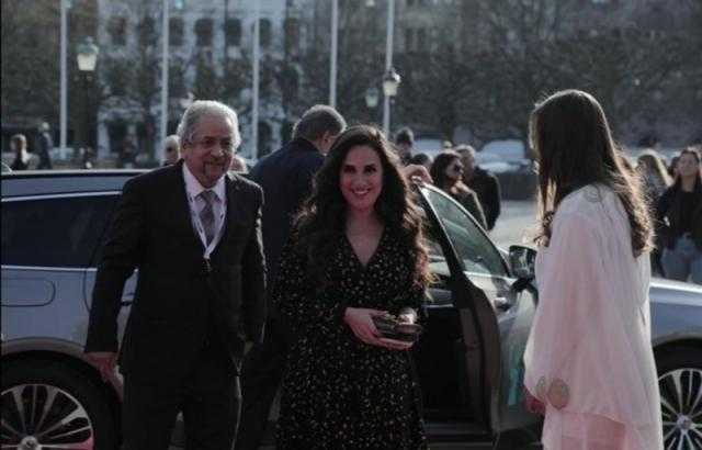 شاهد.. أحدث ظهور لـ شيري عادل برفقة المخرج عمرو عبد العزيز من السويد