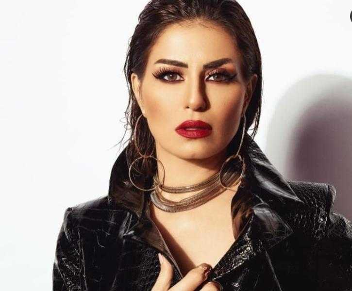 منة فضالي تحتفل بقرب موعد طرح مسلسلها الجديد