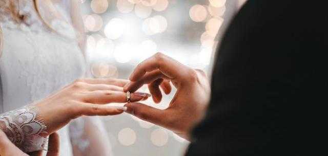 «فتوى الأزهر» تزف بُشرى سارة للمقبلين على الزواج