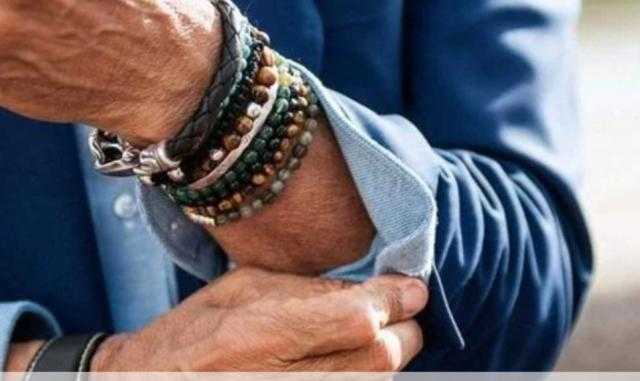 ماحكم لبس الرجل الأساور الجلد والبناطيل المقطعة.. الإفتاء تجيب