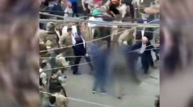 سحل مواطن لبناني سب الرئيس خلال الإدلاء بصوته في الانتخابات «فيديو»