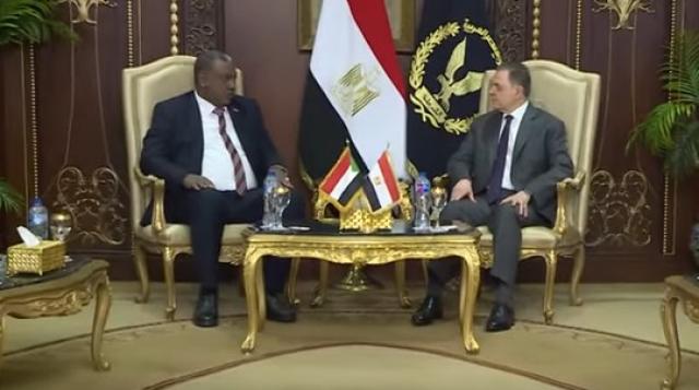 لمناقشة القضايا الأمنية.. وزير الداخلية يستقبل نظيره السوداني «فيديو»
