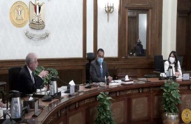 رئيس الوزراء يتابع مع محافظ جنوب سيناء الموقف التنفيذي للمشروعات بشرم الشيخ «فيديو»