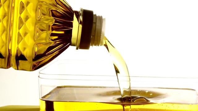 عقود زيت الأولين 