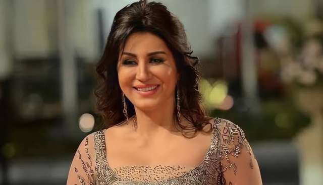 وفاء عامر 