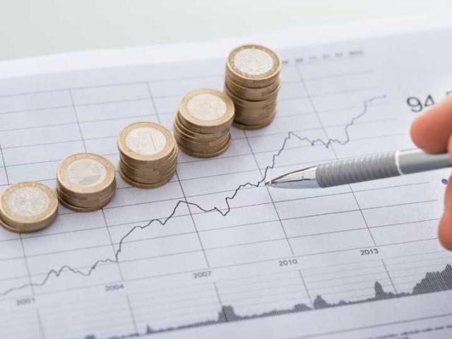 خبير اقتصادي يكشف أسباب ارتفاع التضخم في العالم «فيديو»