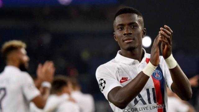 من هو إدريسا جانا لاعب باريس سان جيرمان الذي رفض دعم المثليين؟