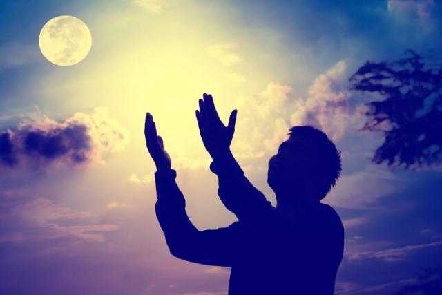 اعرف سر استجابة الدعاء وأفضل وقت للصلاة على النبي ﷺ