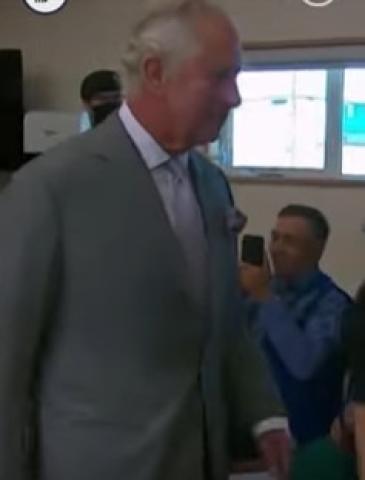 شاهد.. ولي عهد بريطانيا يرقص  بأحد شوارع كندا