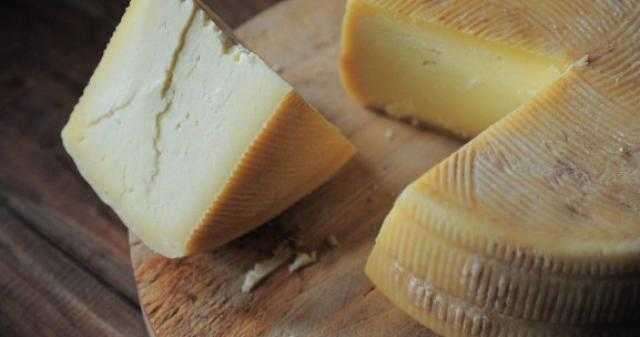 مالك مخزن يحجب 6 أطنان جبن عن الأسواق في المنوفية