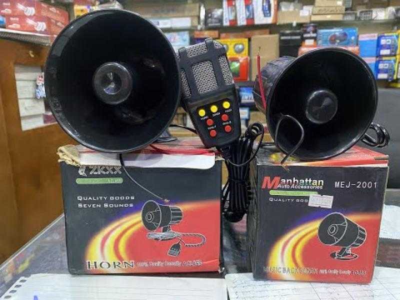 أجهزة الأمن تداهم 99 محلا لبيع سارينات الشرطة