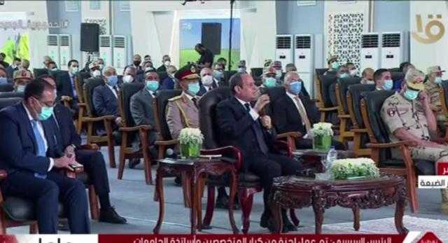 السيسي للمواطنين: «هتتحملوا معايا أحط كل مواردنا المحدودة في التعليم؟»