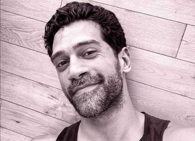 شاهد.. أحمد مجدي يستمتع بعطلته الصيفية على شاطئ البحر