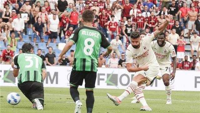 ميلان يتوج بلقب الدوري الإيطالي للمرة الـ 19 في تاريخه