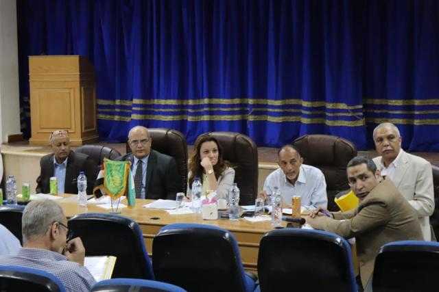 الجيزة تتابع سير «منظومة العمل الخدمية» للطلاب
