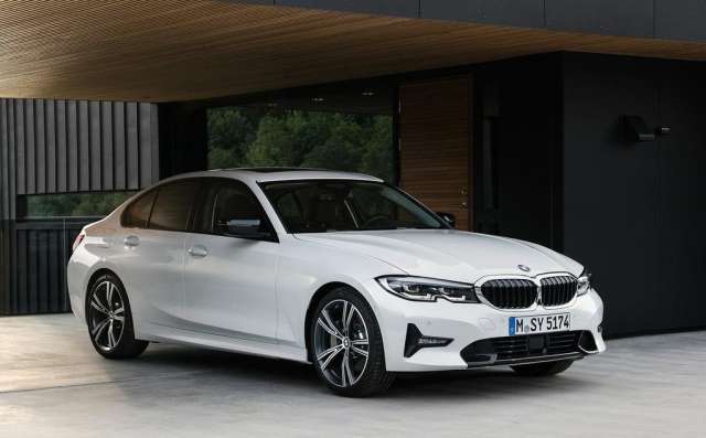 بي إم دبليو 320i موديل 2022