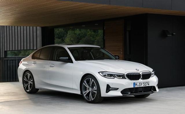 بي إم دبليو 320i موديل 2022.. سيارة ألمانية بمواصفات عالمية قوية