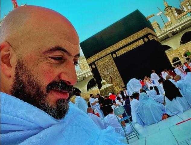 مجدي الهواري يؤدي مناسك العمرة - «صور»