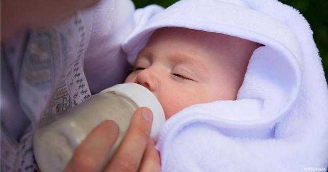 8 أعراض تؤكد إصابة طفلك بحساسية الألبان.. الصحة تكشفها