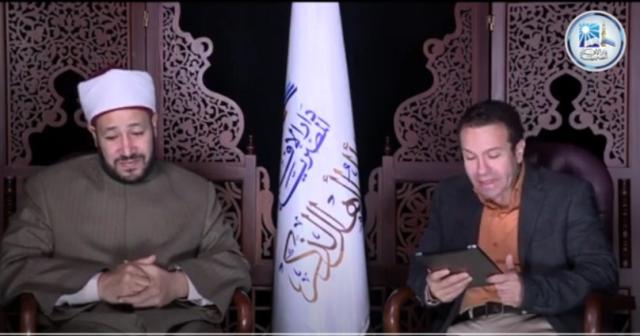 أقرضت شخصًا مبلغًا ثم تعثر في السداد فاقترض ليسدد لي مالي فهل عليَّ إثم؟ «فيديو»