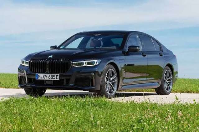 بي إم دبليو 730Li موديل 2022
