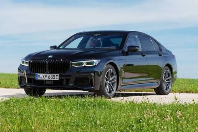 بي إم دبليو 730Li موديل 2022.. قوة ألمانية جديدة تضاف للأسواق العربية