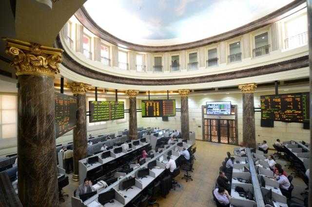 بمبيعات عربية وأجنبية البورصة المصرية تتراجع في منتصف تعاملات الثلاثاء