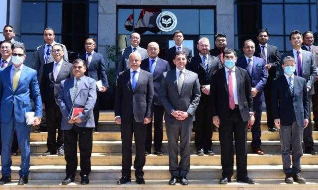 رئيس هيئة الاستثمار يعرض خريطة مصر الاستثمارية أمام سفراء 24 دولة