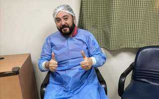 عمرو عبد العزيز يعلن عن خضوعه لعملية جراحية ويطلب من الجمهور الدعاء