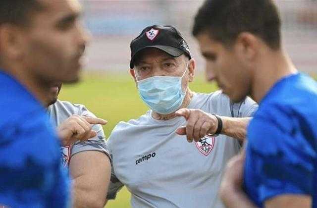 لاعبو الزمالك يحتفلون بعيد ميلاد فيريرا