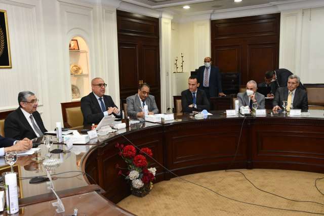 وزير الإسكان يترأس الاجتماع