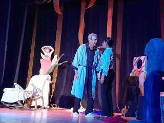 العرض المسرحي «طرح الحرير» على مسرح قصر ثقافة توشكى