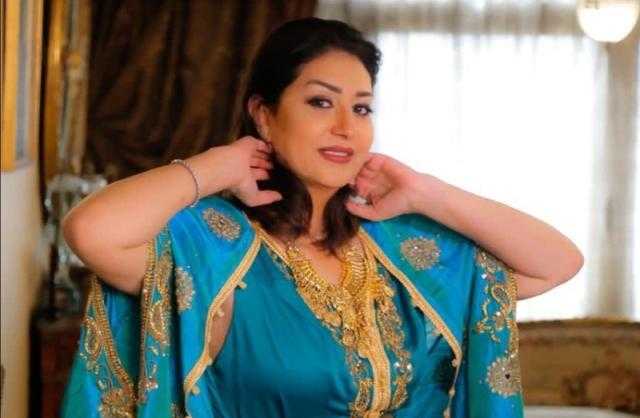 شاهد.. أكرم حسني يحتفل بعيد ميلاد وفاء عامر