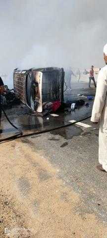 تفحم سيارتين وعدد من الركاب في حادث بطريق الإسماعيلية السويس «صور»