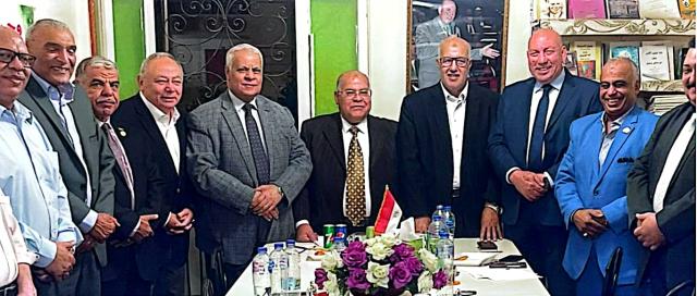 أعضاء الائتلاف الوطني للأحزاب السياسية المصرية أرشيفية 